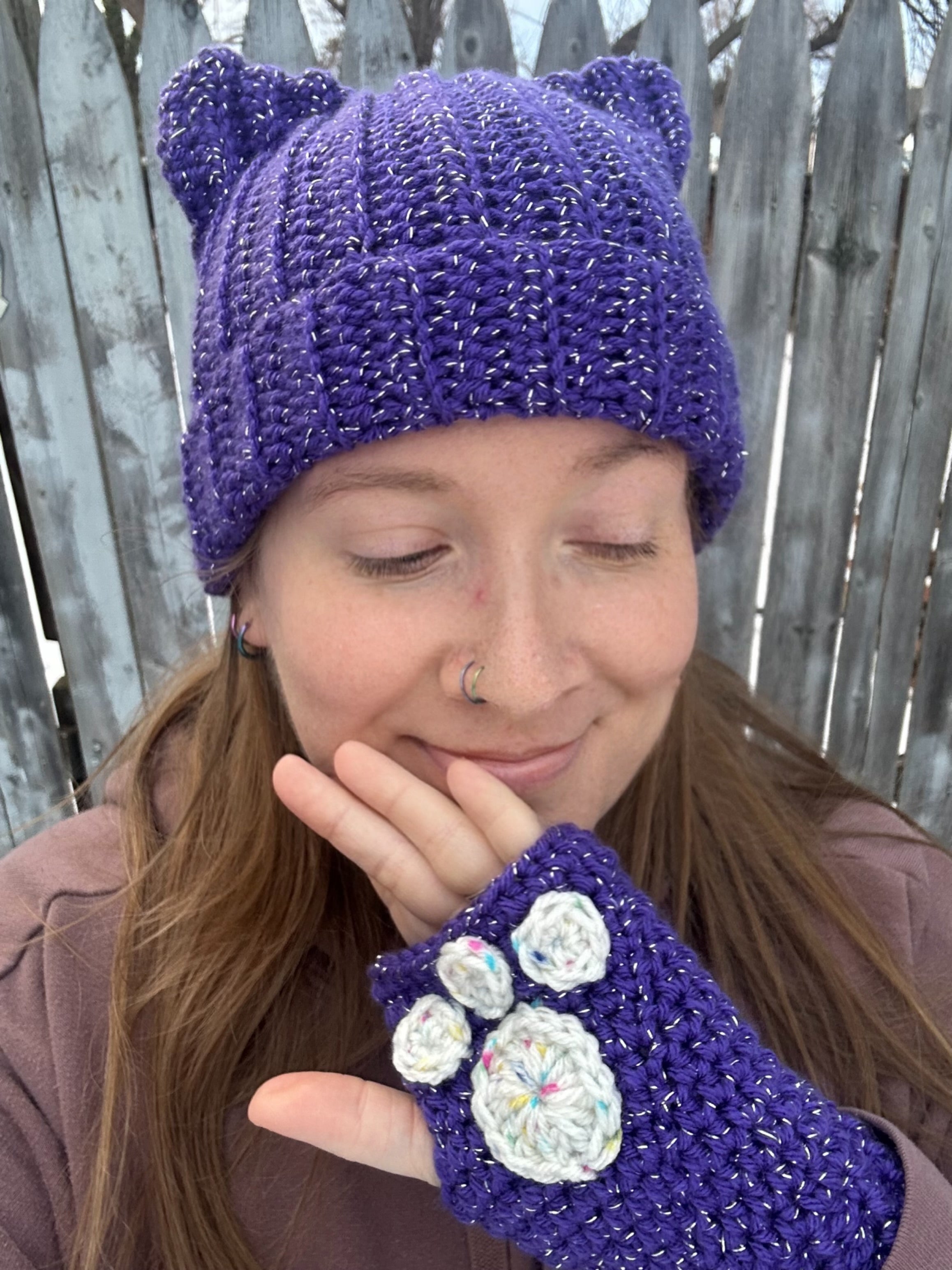 Kat’s Cat Paw Wrist Warmers Crochet Pattern